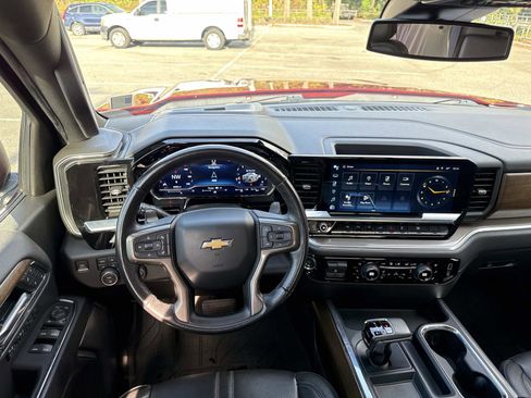 Used 2022 Chevrolet Silverado 1500 High Country w/ High Country Premium Package image 13