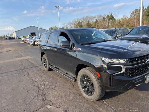 Used 2022 Chevrolet Tahoe Z71 w/ Luxury Package AWD/4WD image 6
