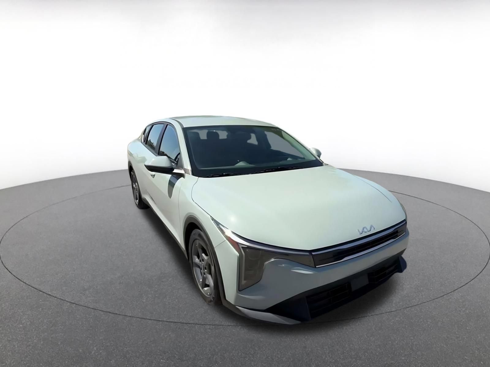 Used 2025 Kia K4 FWD image 3