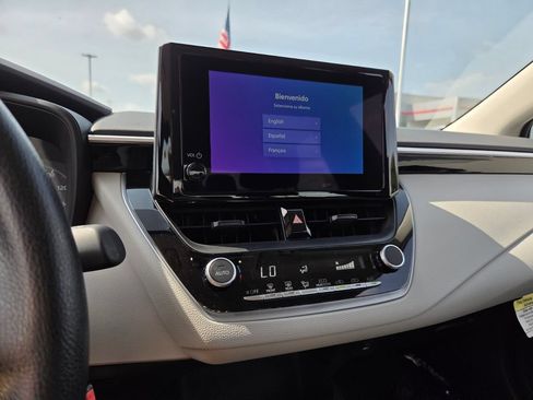 Used 2025 Toyota Corolla LE FWD image 21