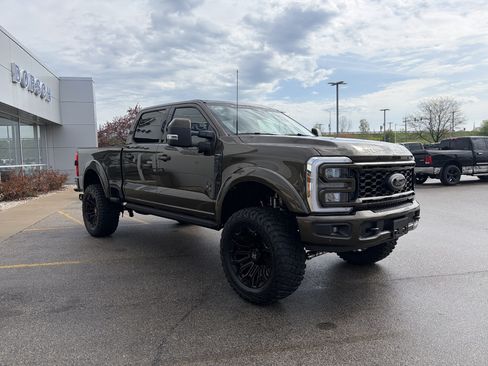 New 2026 Ford F250 Lariat w/ Black Appearance Package AWD/4WD image 4