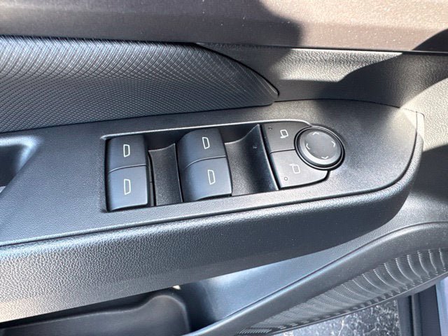 Used 2025 Chevrolet Equinox EV LT FWD image 9