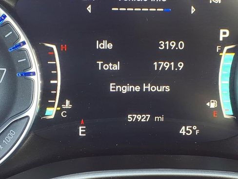 Certified 2023 Chrysler Pacifica Touring-L image 21