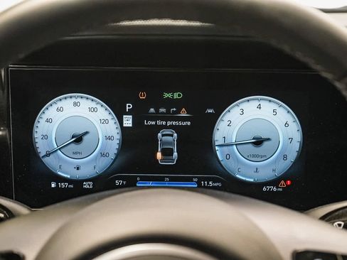 Used 2025 Hyundai Elantra SEL image 25