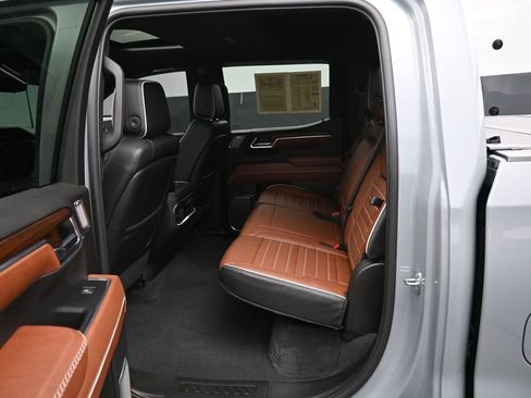 Used 2024 GMC Sierra 1500 Denali Ultimate AWD/4WD image 30
