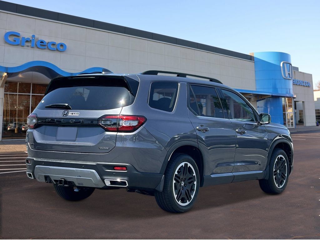 New 2026 Honda Pilot Touring image 4