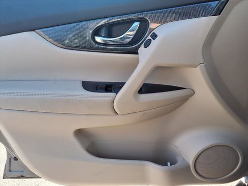 Used 2016 Nissan Rogue SL w/ SL Premium Package image 24