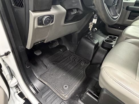 Used 2019 Ford F450 XL w/ Power Equipment Group image 33