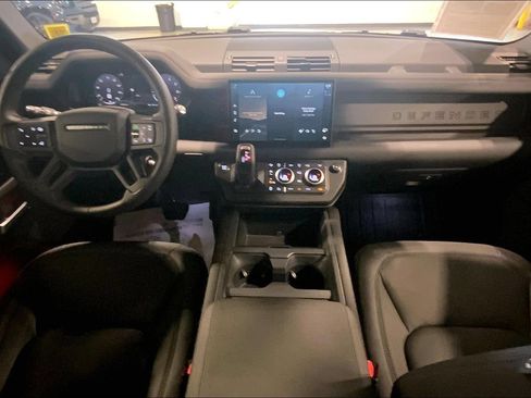 Certified 2025 Land Rover Defender 110 X-Dynamic SE AWD/4WD image 15