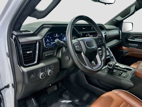Used 2024 GMC Sierra 1500 Denali Ultimate AWD/4WD image 10