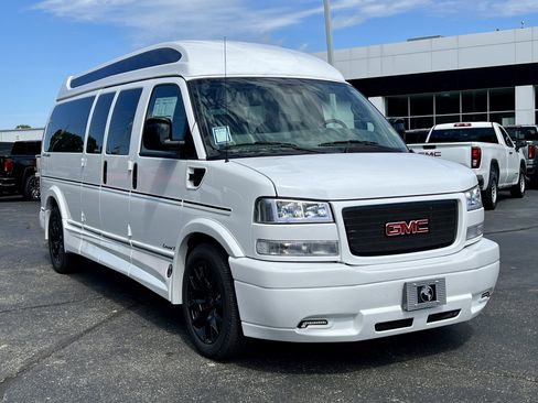New 2026 GMC Savana 2500 Extended w/ Driver Convenience Package RWD image 1