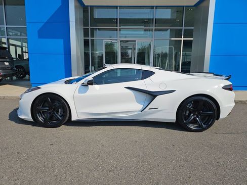 Used 2025 Chevrolet Corvette E-Ray w/ ZER Performance Package AWD/4WD image 4
