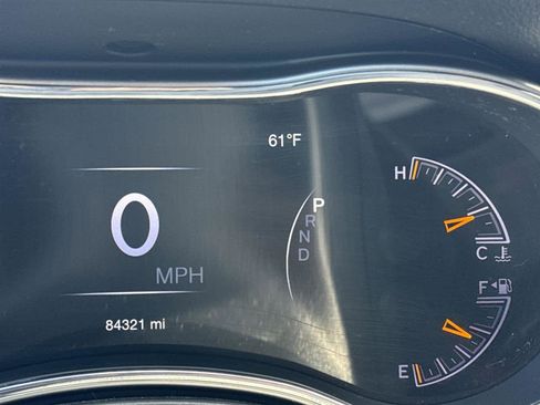 Used 2020 Jeep Grand Cherokee Altitude image 29