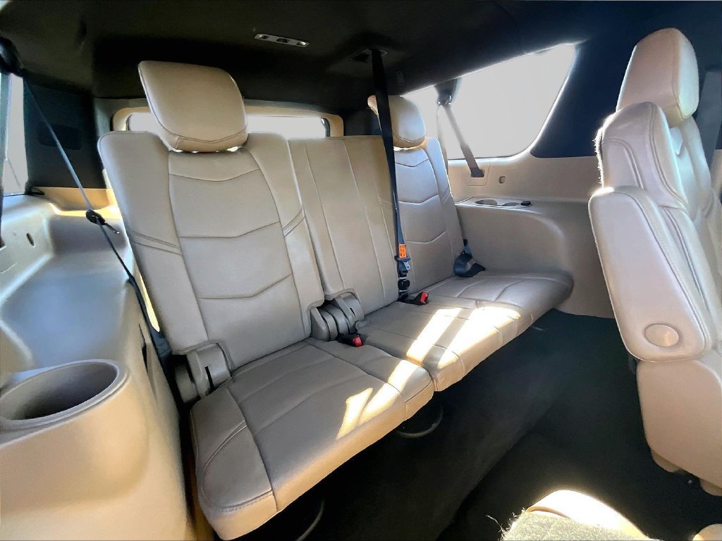 Used 2018 Cadillac Escalade ESV Platinum AWD/4WD image 26