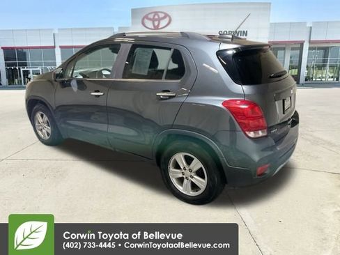 Used 2018 Chevrolet Trax LT w/ LT Convenience Package image 3