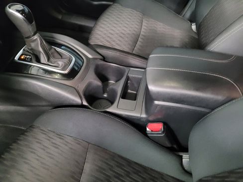 Used 2020 Nissan Rogue S FWD image 26