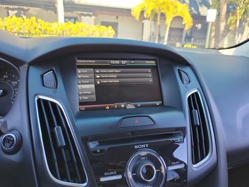 Used 2015 Ford Focus Titanium image 24