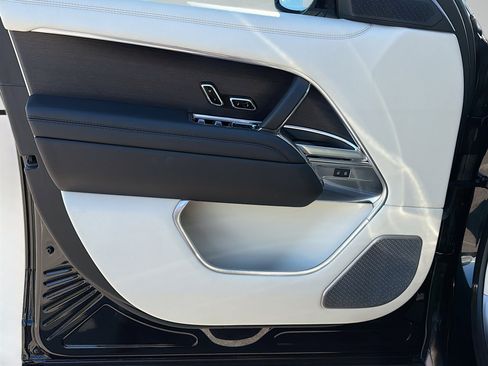 Used 2024 Land Rover Range Rover Autobiography image 22