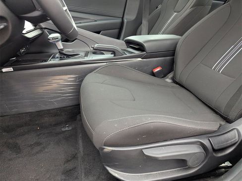 Certified 2025 Hyundai Elantra Sport image 13