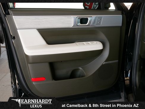 Used 2024 Hyundai Santa Fe Calligraphy FWD image 6