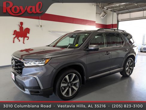 Used 2025 Honda Pilot Elite image 1