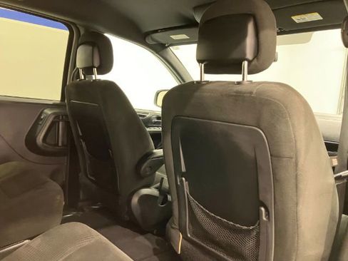 Used 2016 Dodge Grand Caravan SE FWD image 39