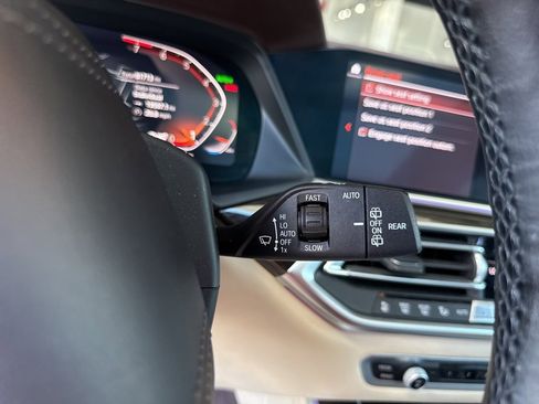 Used 2019 BMW X5 xDrive40i w/ Premium Package image 33