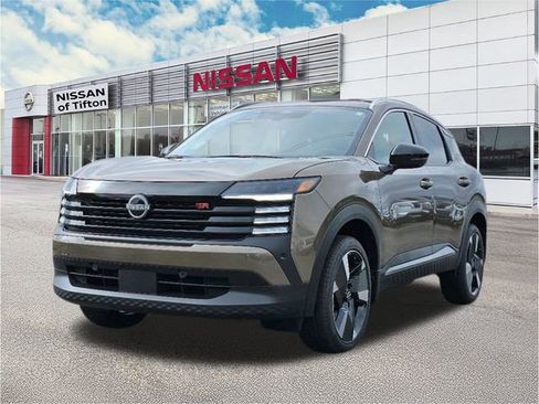 New 2026 Nissan Kicks SR image 3