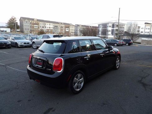 Used 2016 MINI Cooper 4-Door Hardtop image 6