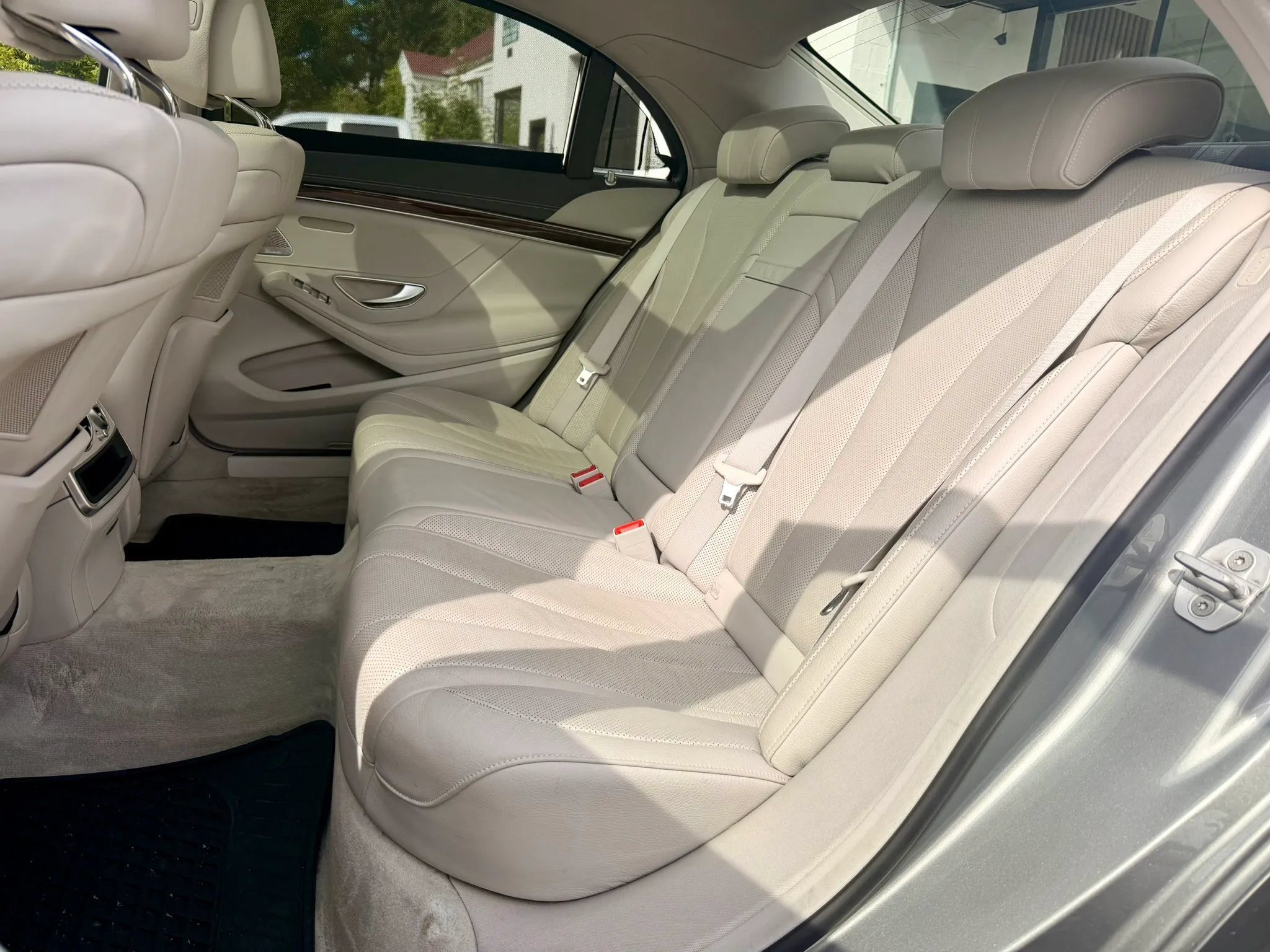Used 2015 Mercedes-Benz S 550 4MATIC Sedan image 35