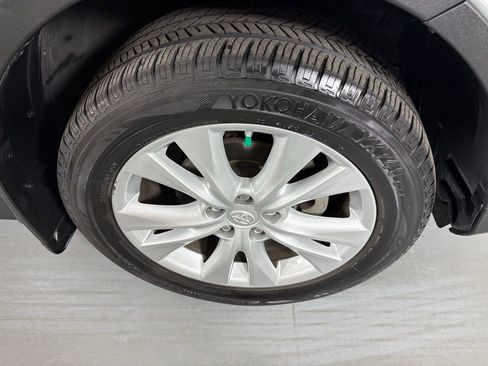 Used 2015 Toyota RAV4 Limited w/ Technology Package image 10