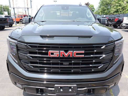 Used 2024 GMC Sierra 1500 Elevation w/ Elevation Premium Package AWD/4WD image 6