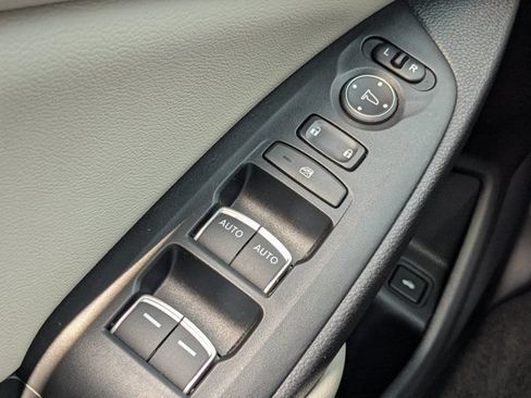 Used 2018 Honda Accord EX-L image 25
