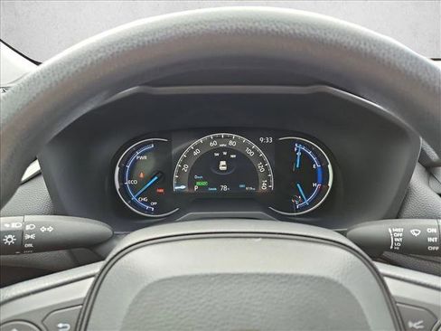 Used 2025 Toyota RAV4 LE AWD/4WD image 11