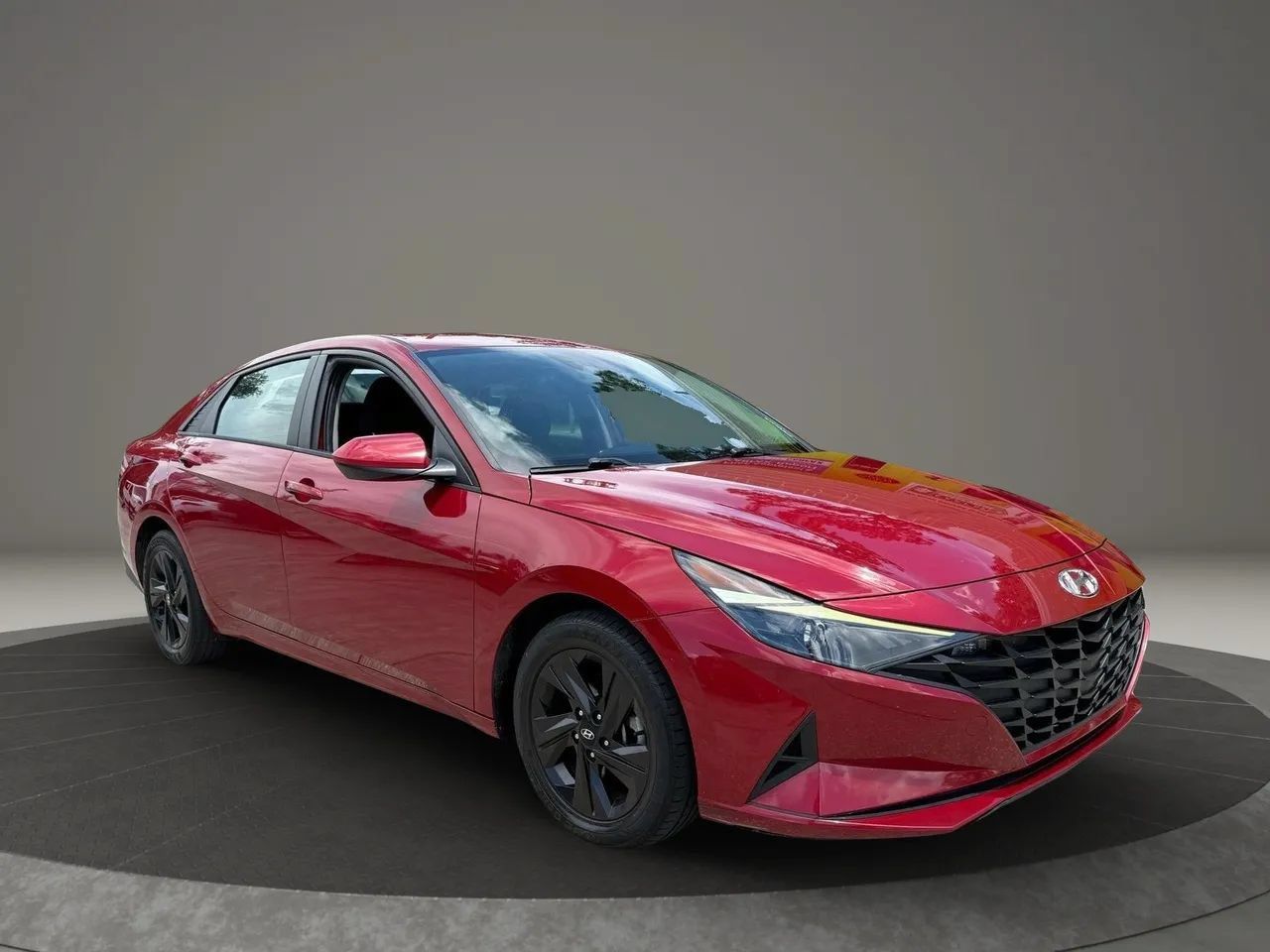 Used 2021 Hyundai Elantra SEL FWD image 1