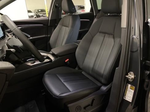 Used 2025 Audi Q5 Premium w/ Convenience Package image 65