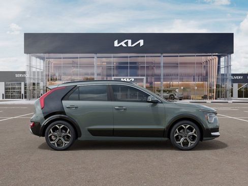 New 2025 Kia Niro SX Touring image 3