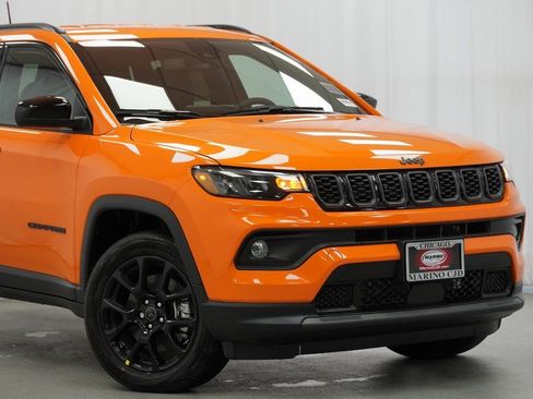 New 2026 Jeep Compass Latitude image 3