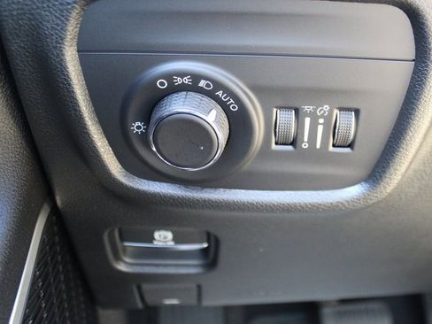 Used 2022 Jeep Grand Cherokee L Laredo image 14