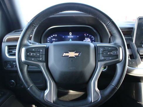 Used 2023 Chevrolet Suburban Premier image 40