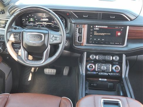 Used 2024 GMC Yukon Denali Ultimate w/ LPO, Floor Liner Package image 28