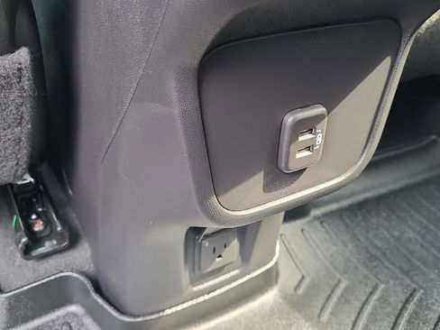 Used 2022 Chevrolet Equinox Premier w/ Redline Edition FWD image 16