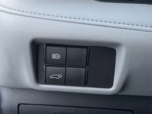 Used 2023 Toyota Highlander LE image 24