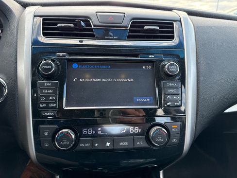Used 2014 Nissan Altima 2.5 SV w/ Convenience Package FWD image 10