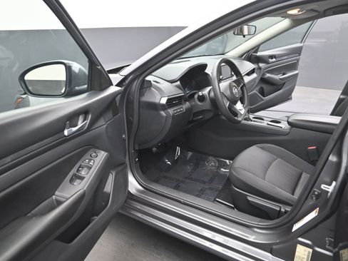 Used 2022 Nissan Altima 2.5 S image 13