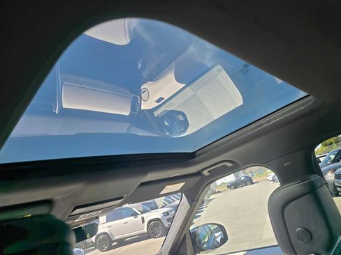 Used 2023 Land Rover Discovery S R-Dynamic image 22