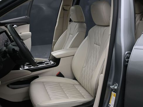 Used 2023 Buick Envision Avenir AWD/4WD image 19