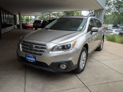 Used 2017 Subaru Outback 2.5i Premium AWD/4WD image 3