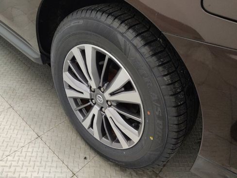 Used 2019 Nissan Pathfinder SL FWD image 31