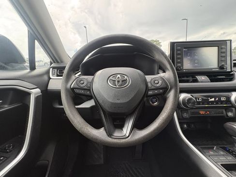 Used 2021 Toyota RAV4 XLE FWD image 13